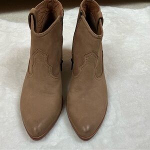 Women's Frye Reina suede leather ankle boots color Ash size 8.5